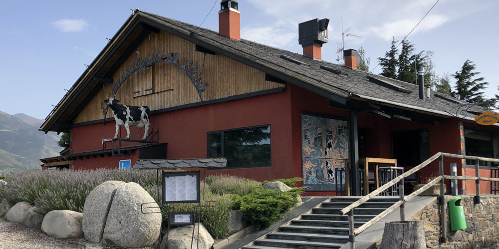 Almoçamos no restaurante La Formatgeria em Llívia